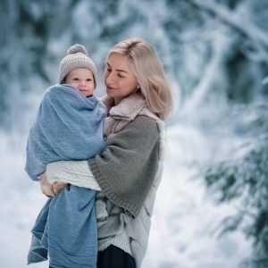 Babypflege im Winter: Tipps für gesunde Haut und Wohlbefinden