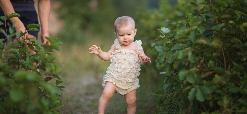 Entwicklungsschritte im ersten Jahr: Was Eltern wissen sollten