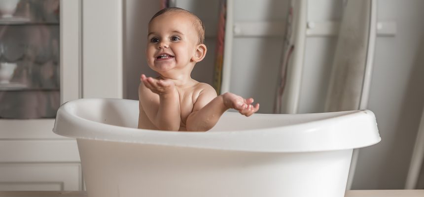 Baby-Badewannen im Test: Sicher und praktisch