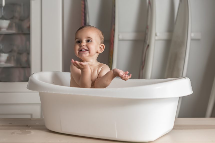 Baby-Badewannen im Test: Sicher und praktisch