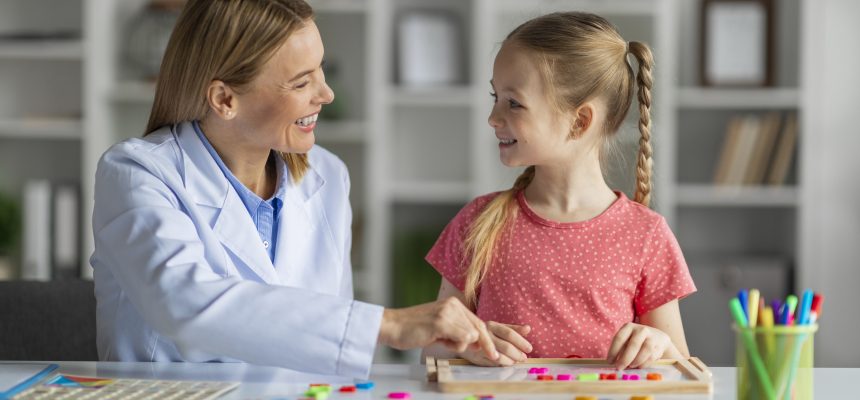 Sprachentwicklung: So fördern Sie die Kommunikationsfähigkeiten Ihres Kindes